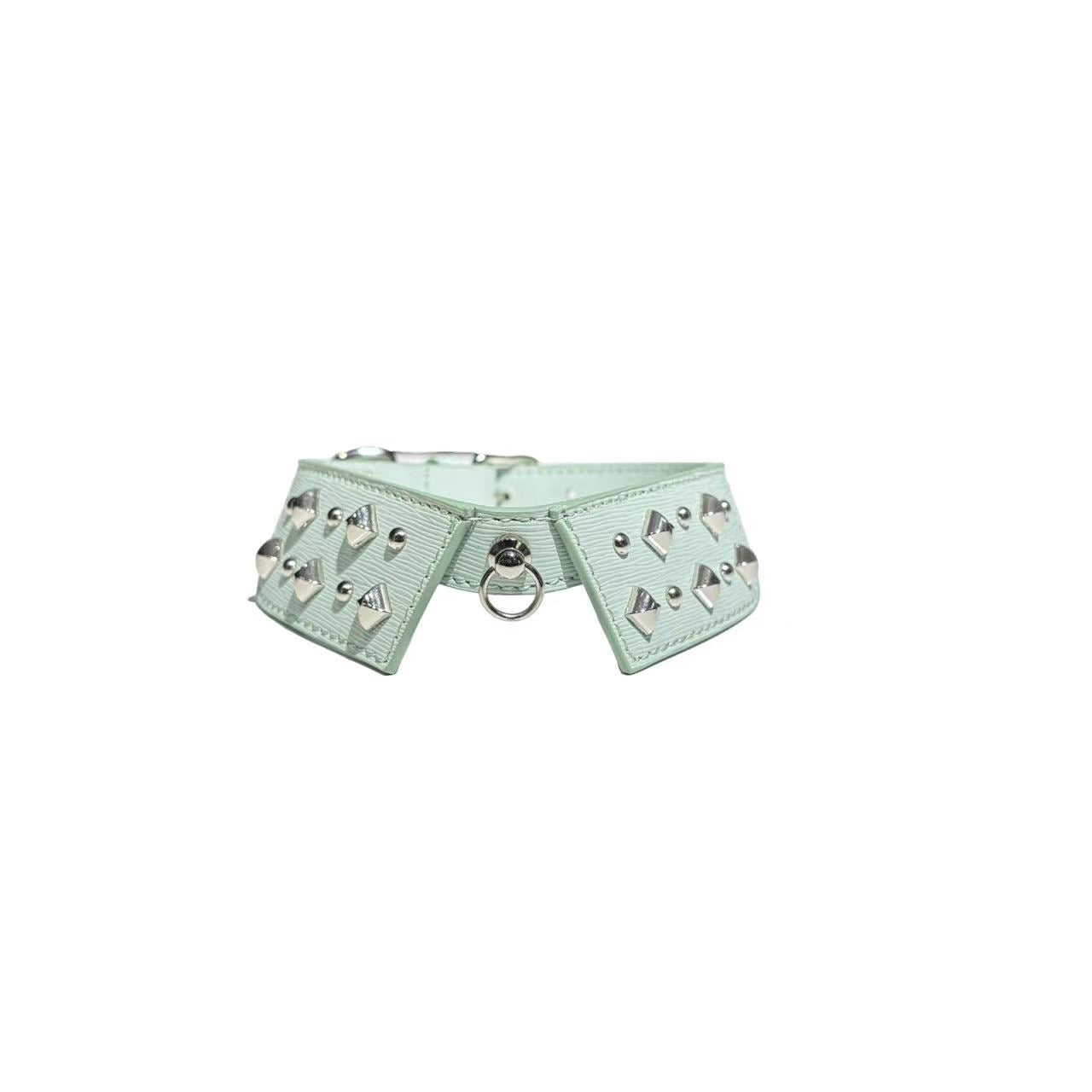 Rivet Collar